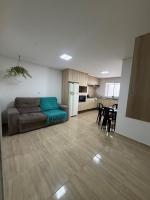 Casa Jardim Brasil e amplo estacionamento - B&B Fazenda Rio Grande