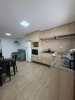 Casa Jardim Brasil e amplo estacionamento - B&B Fazenda Rio Grande