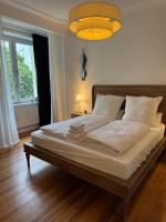 Großzügige Altbauwohnung mit Balkon - B&B Kiel