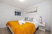 Quiet 1 King BR Near White Rock & Beaches - B&B Surrey