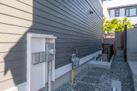 Quiet 1 King BR Near White Rock & Beaches - B&B Surrey