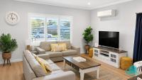 Castaway- dog friendly - near Blacksmiths Beach - B&B Pelican Flat