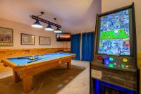 Gatlinburg's Premier 3bdrm Smoky Mtn Cabin Rental w Hot Tub, Game Room Sleeps 8 - Chambres d'hôtes Gatlinburg