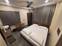 Twin Room with Private Bathroom