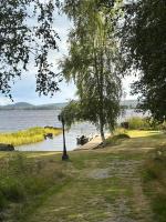 Mysig timmerstuga med sjötomt - B&B Grangärde