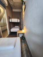 Downtown Hostel 躺躺青旅 - B&B Tainan