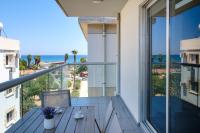 Mackenzie Urban 2 Bedroom Suites - Bed and Breakfast Larnaca