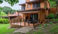 Sanlameer, Modern 3 Bed, Sleep 6, Walk to Beach & Hotel - Chambres d'hôtes Southbroom