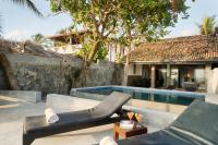Red Parrot Beach Villa with privat swimming pool - B&B Ambalangoda