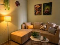 The Elevated Grove -2BHK -Projector -Sunset Views - B&B Greater Noida