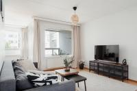 Spacious 2BR Family Apt with Sauna near Metro - Chambres d'hôtes Helsinki