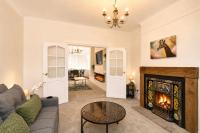 Luxury Group Stay, Hot Tub - Bed and Breakfast Bickershaw