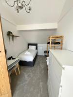 Luxury Group Stay, Hot Tub - Bed and Breakfast Bickershaw
