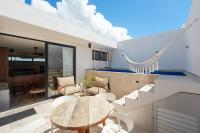 Modern 2BR Retreat in Parques Zama with Private Pool - Chambres d'hôtes Tulum