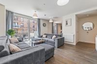 Modern Apt with Balcony - Sleeps 6 - Near Wembley - Chambres d'hôtes Harrow