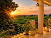 Airport Luxury Nature Homestay- Near Jolly Grant Airport Dehradun - Chambres d'hôtes Doiwāla
