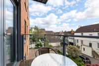 Roomspace Serviced Apartments - Marquis Court - Ferienwohnung Epsom