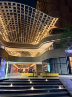 Luxury and Premium 1BHK - AIPL Joy Square - Golf course extension - Chambres d'hôtes Gurgaon
