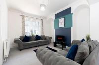 3 Bedroom House In Jarrow, Sleeps 6, Near Port of Tyne & Free Parking - B&B Jarrow