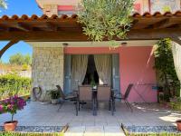 Elia Elegant Summer House - Bed and Breakfast Poseídi