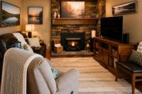 Unwind Near the Lake | Fire Pit • Marina Nearby - Bed and Breakfast Burnside