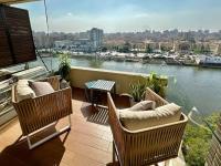 LUX Nile View Zamalek Loft - B&B El Cairo