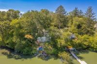 Family Lakefront Adventure House 3BR wFirepit & Scenic - B&B Plymouth