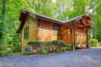 Quilted Pines - Pool, Fire Pit, & Dog Friendly! - Bed and Breakfast Sevierville