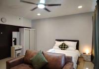 Joy Studio with Netflix at Trefoil Setia Alam - B&B Setia Alam