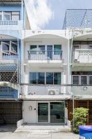 Nitichai Place, Private Sukhumvit Townhome 8PAX - B&B Bangkok