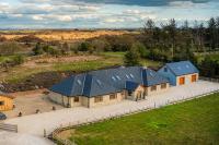 Hart Lodge Luxury home, Hottub Sauna & Games bar - Chambres d'hôtes Partry