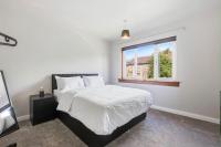 The Milburn-Sleeps6-EnclosedGarden-NearGlasgow - B&B Renfrew