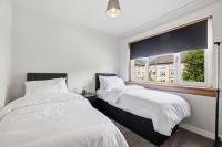 The Milburn-Sleeps6-EnclosedGarden-NearGlasgow - B&B Renfrew