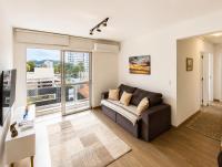 Apartamento 2 Quartos para 6 Pessoas com Garagem Ar Condicionado Escritório privativo WiFi6 800Mb em Frente ao Hospital Sadalla - Bed and Breakfast Joinville