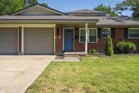 Avondale House Pet-Friendly near OU Campus Sleeps 10 - B&B Norman