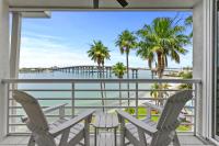 Bahia Vista Top Floor Waterfront Beauty 9-520 - Chambres d'hôtes St. Petersburg