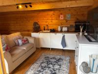 Log Cabin - B&B Tadley