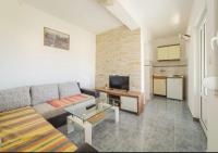 Appartamento con 1 Camera da Letto, Balcone e Vista Mare