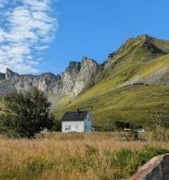 Lauvåsstua-Charming house by the sea - B&B Bøstad