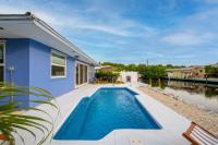 4BR Sombrero Beach House on Canal w Dock & Pool - B&B Marathon