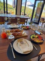Bujtina Topi -Wooden villa among olive grooves - B&B Draç