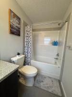 Comfort Haven 3BR Family Home in Ambleton - B&B Calgary