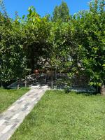 Vila Hysaj - Bed and Breakfast Kamëz