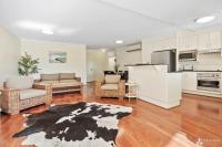 Victoria's Apartment | Riverfront, Pool, CBD - B&B Rockhampton