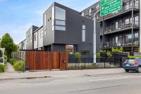 Work-Ready CBD Stay - Office, Monitor, Great Coffee & King Bed - B&B Christchurch