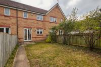 Modern 2BDR House By Homebird Property Management Short Lets & Serviced Accommodation Leeds With Private Parking & Free WiFi - Bed and Breakfast Leeds