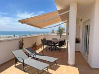 Terraza Trafalgar Apartamento tipo penthouse con enorme terraza y vistas al mar - Bed and Breakfast Conil de la Frontera