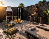 Villa Blanco - Romantic Hideaway - Private Villa for Couple - Bed and Breakfast Tías
