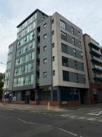 2-Bed City View with Balcony Liverpool by StaySavvy Accommodation - B&B Liverpool