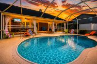Heated Pool -Game Rm- King Stes- Family Ready-Firepit, Across from IMG - Bed and Breakfast Bradenton